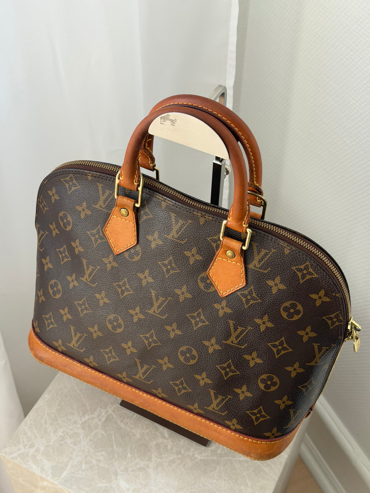 Louis Vuitton Alma – Monogram
