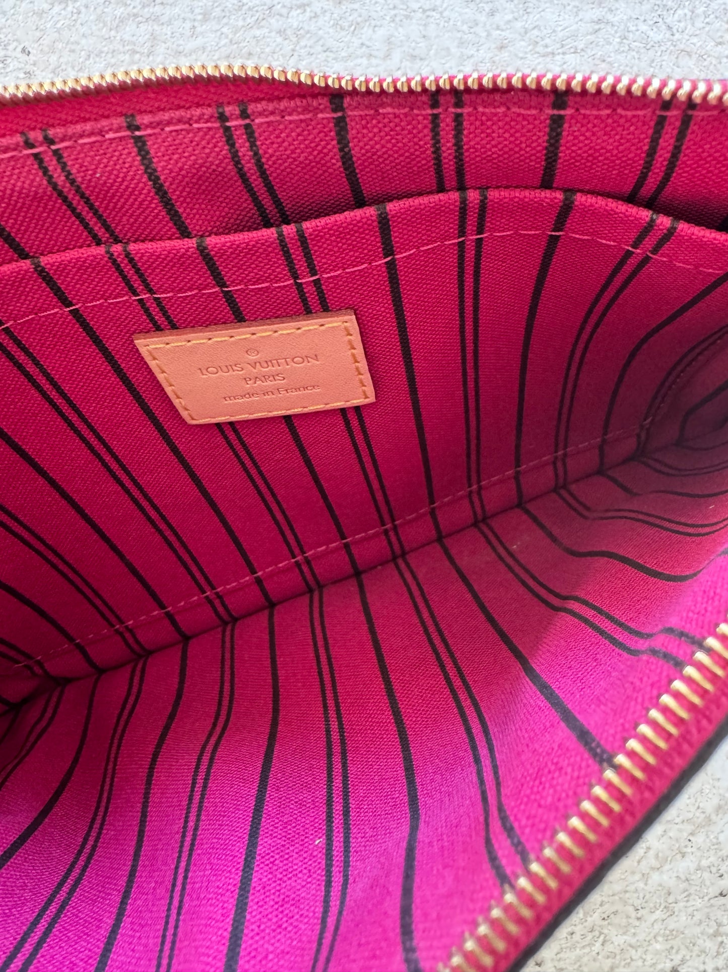 Louis Vuitton Clutch Neverfull Monogram