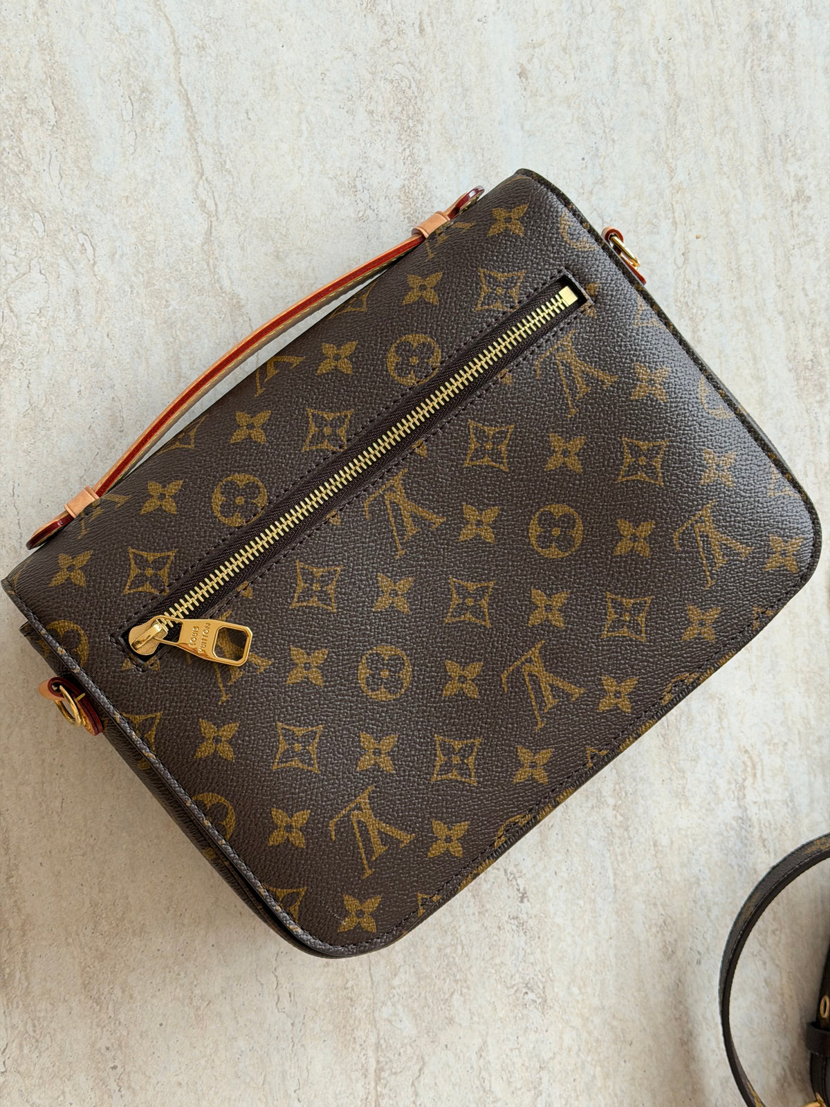 Louis Vuitton Pochette Métis Monogram