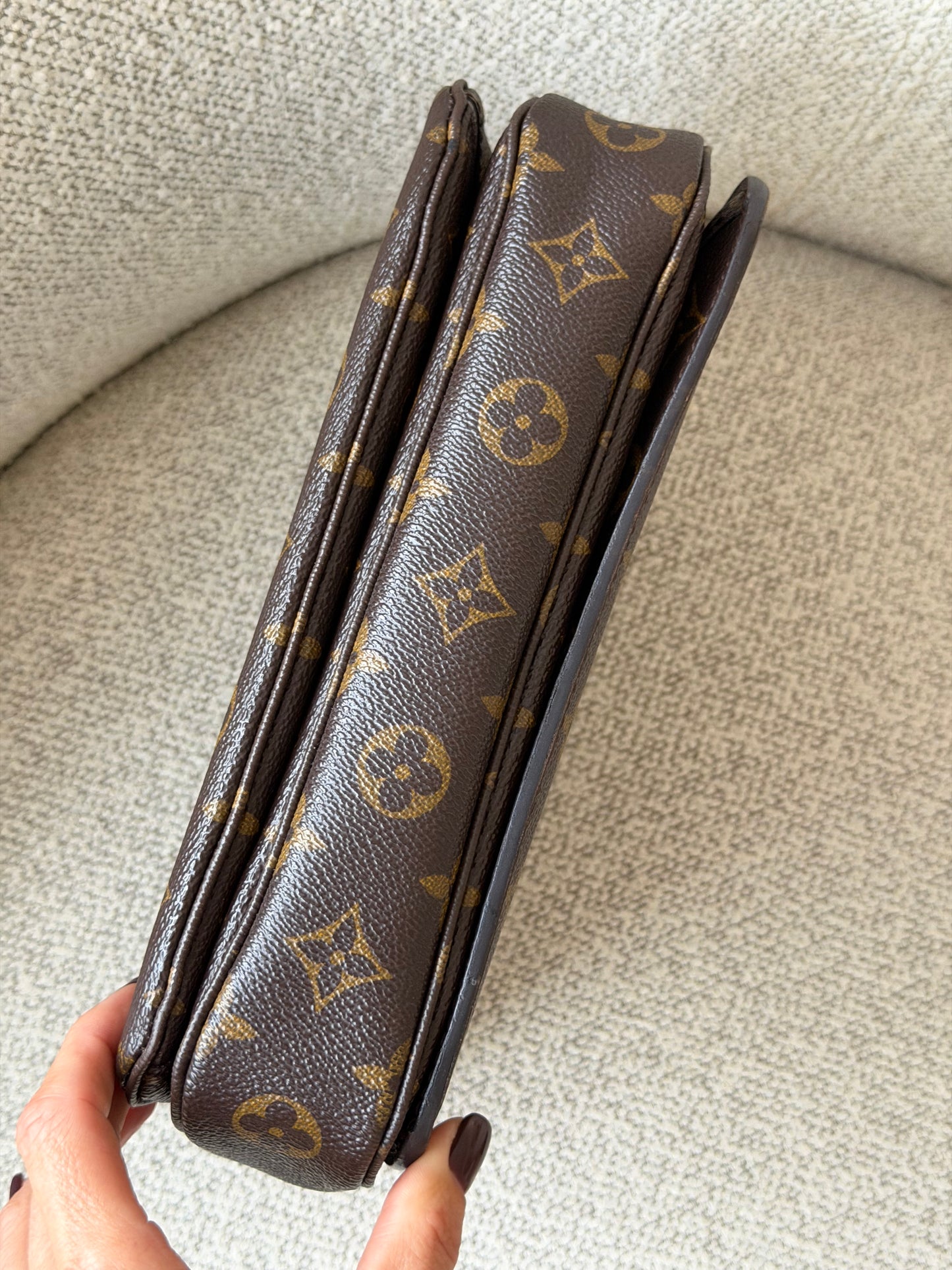 Louis Vuitton Pochette Métis - monogram canvas