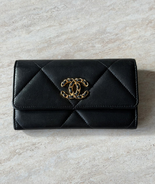 CHANEL 19 Flap Wallet – Sort