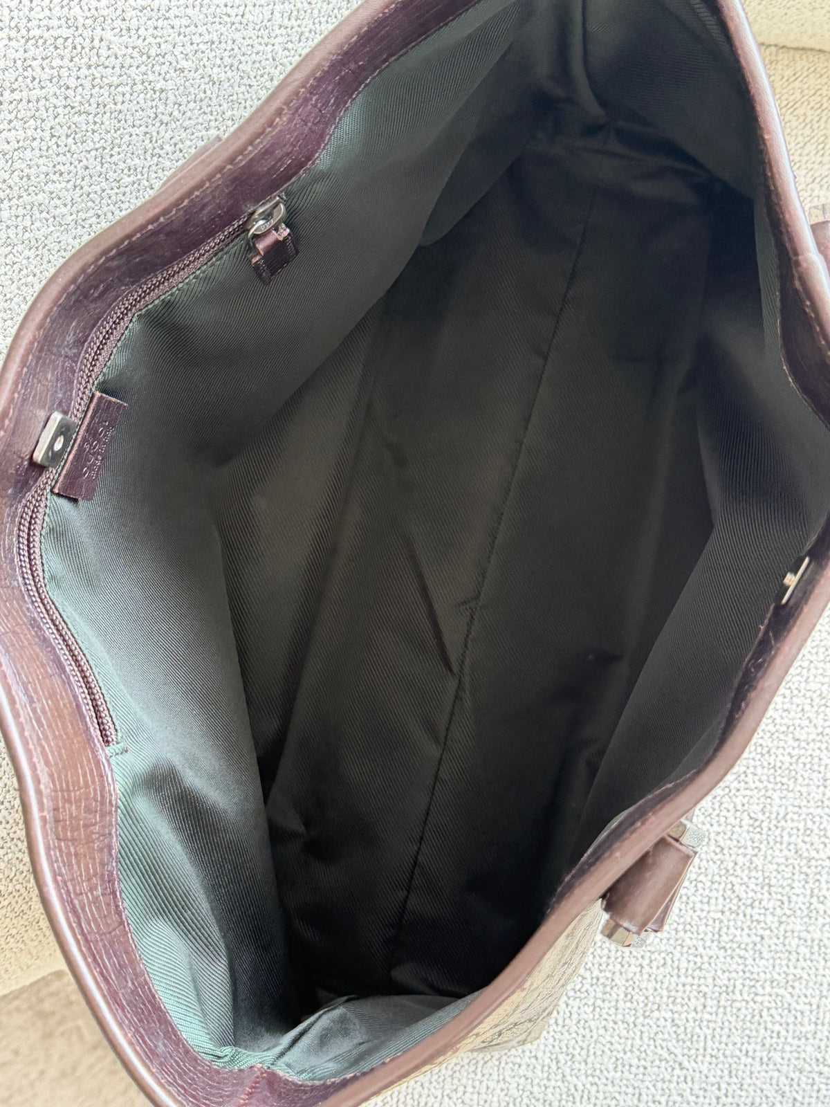 Gucci GG Supreme Joy Vertical Tote – Beige / Brown
