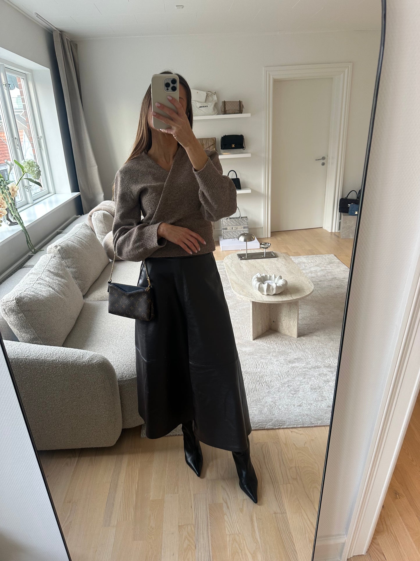 Louis Vuitton Pallas Clutch - Monogram Canvas/Marine