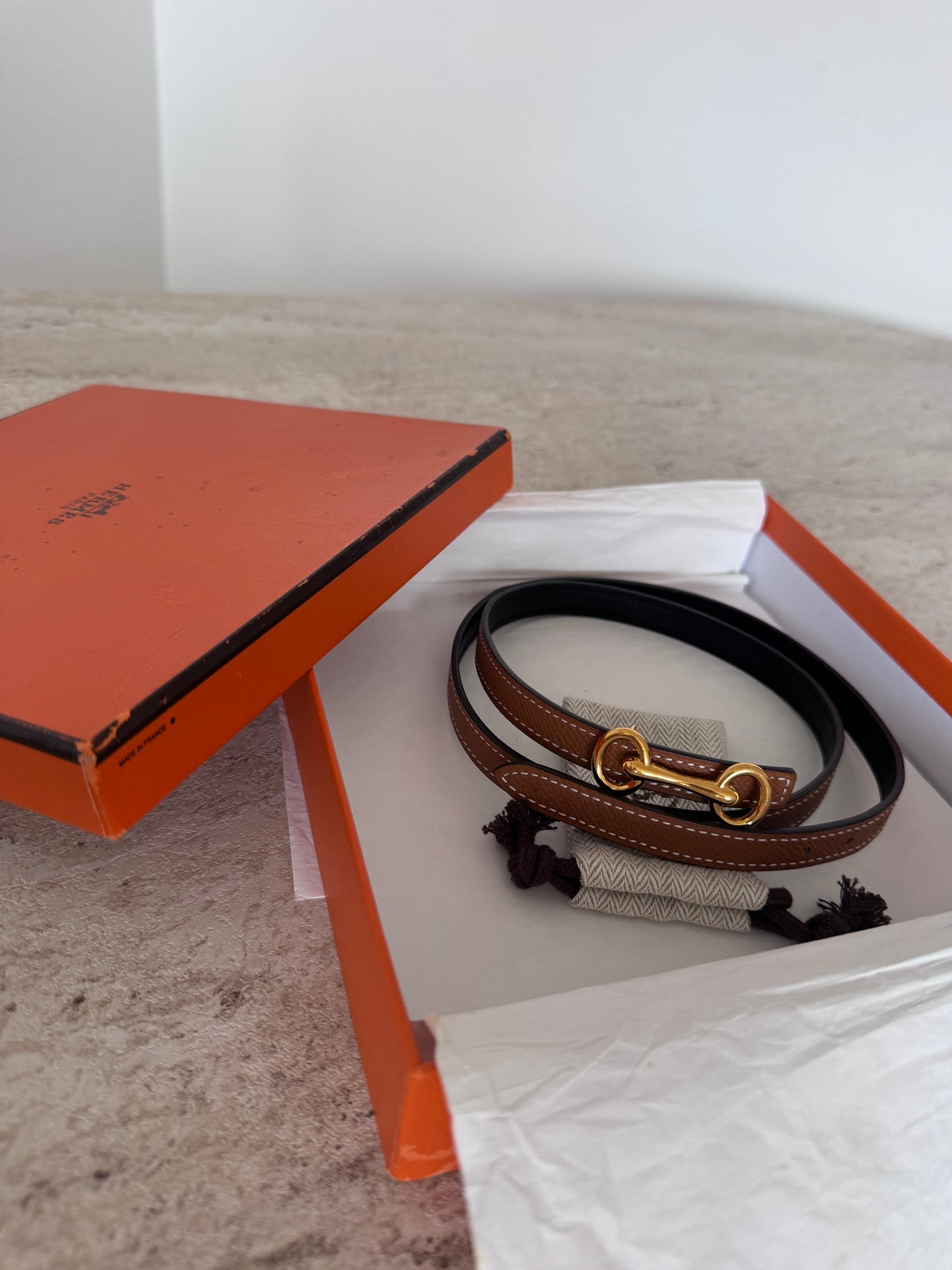Hermès smalt reversible bælte 13 mm – brun / sort læder GHW