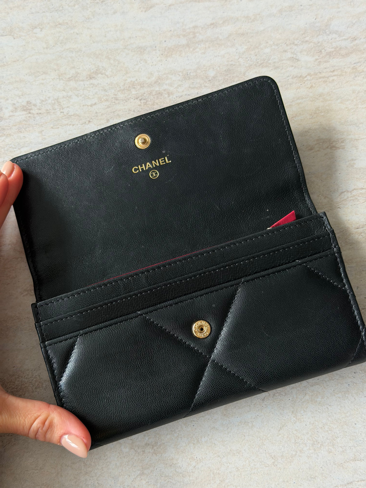 CHANEL 19 Flap Wallet – Sort