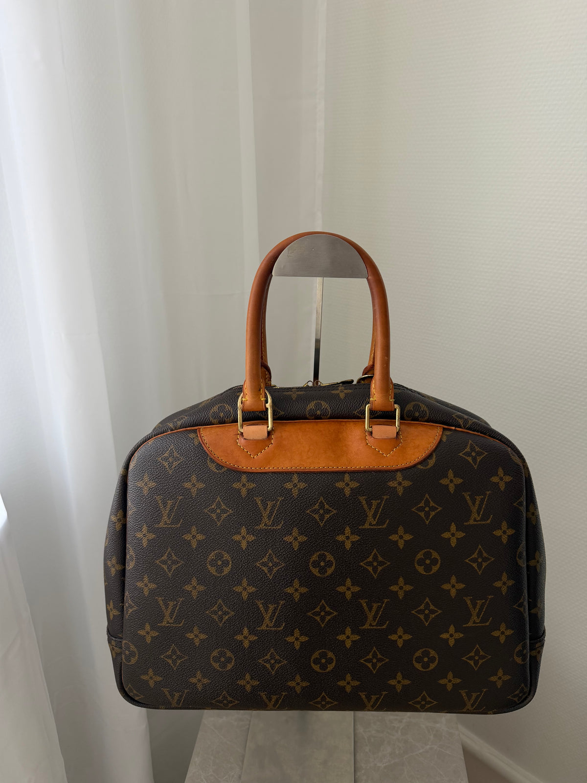 Louis Vuitton Deauville monogram handbag