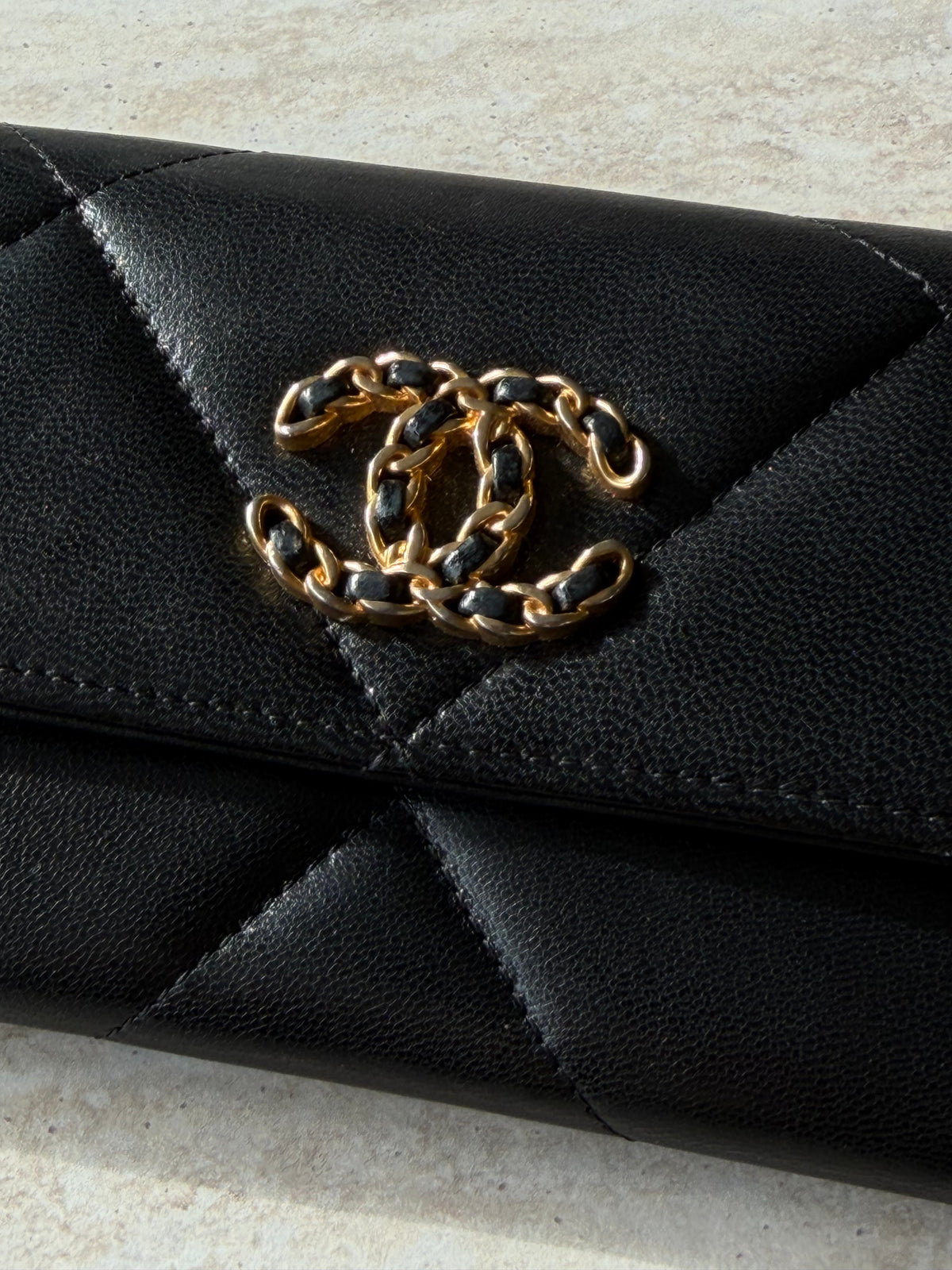 CHANEL 19 Flap Wallet – Sort