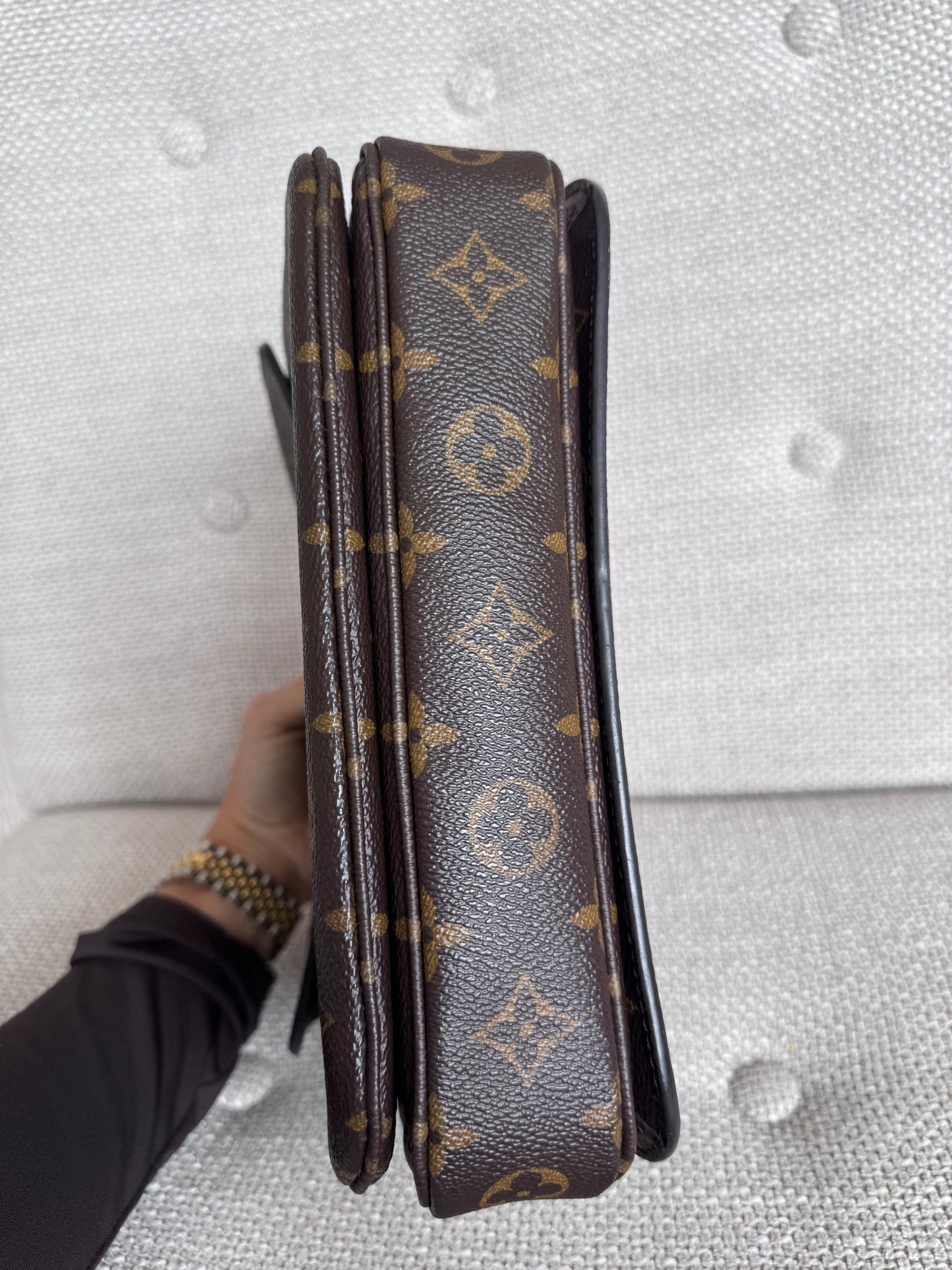 Louis Vuitton Pochette Métis Monogram