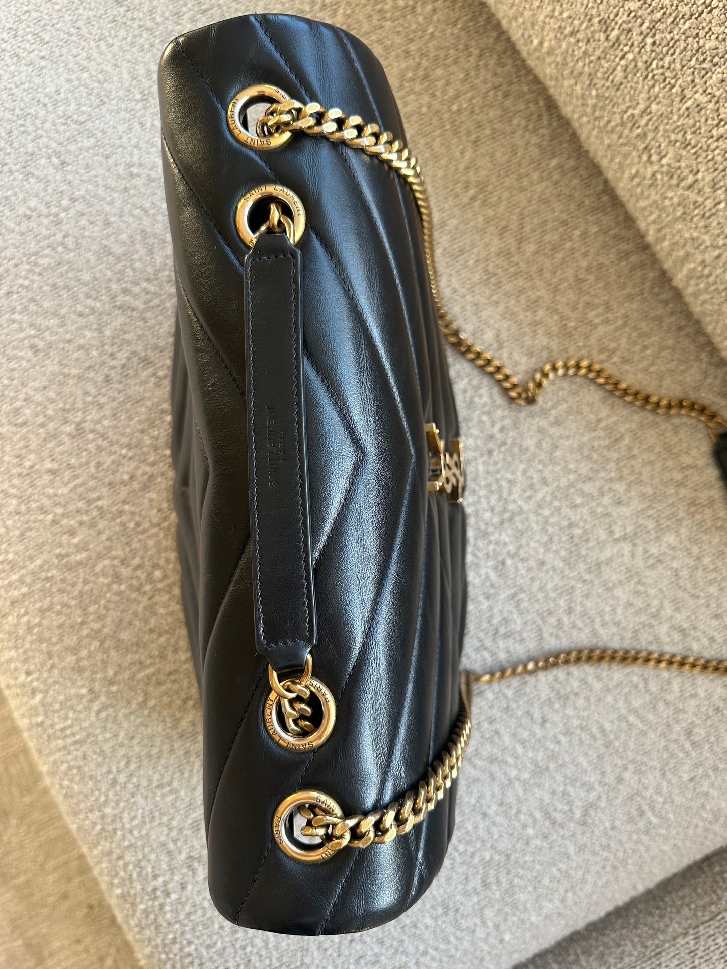 Saint Laurent Loulou Medium - Black/Gold hardware