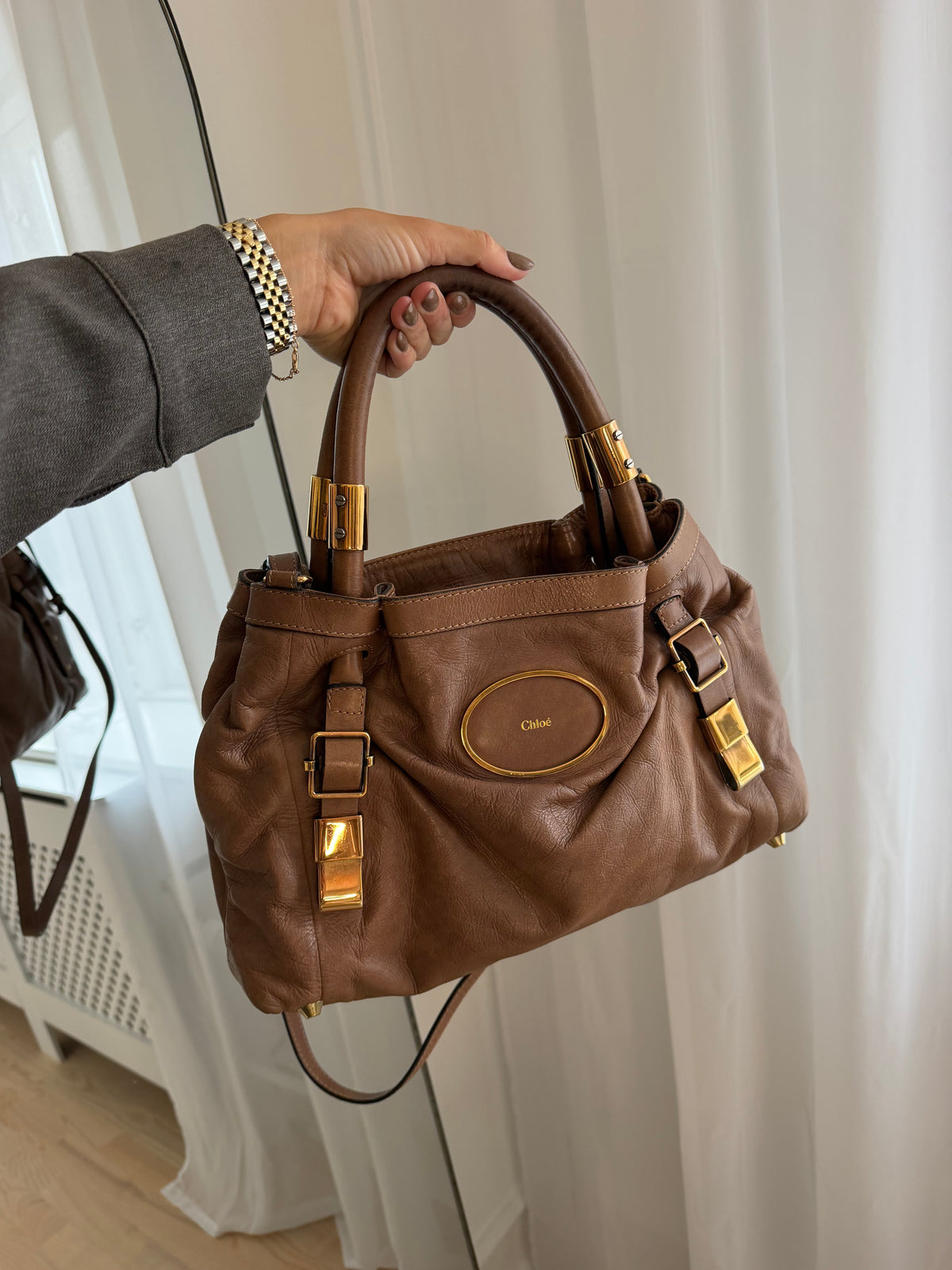 Chloé Brown Leather Handbag – Gold Hardware