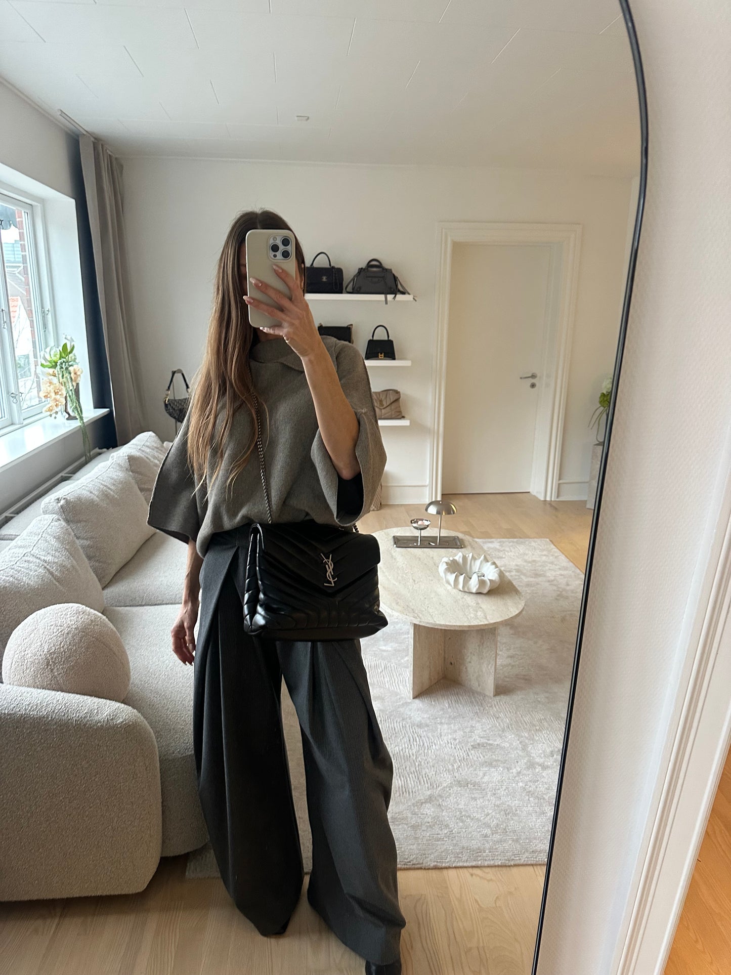 Saint Laurent YSL Loulou Medium Flab bag Black