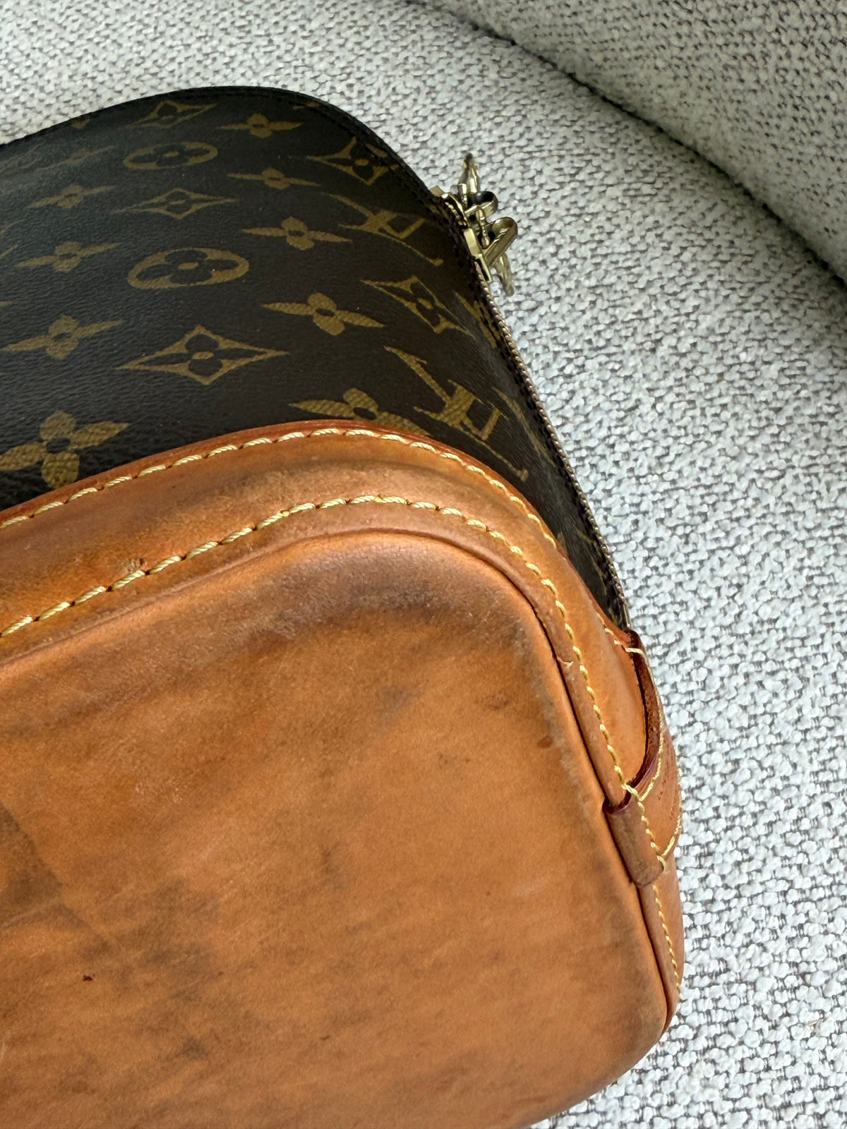 Louis Vuitton Alma – Monogram