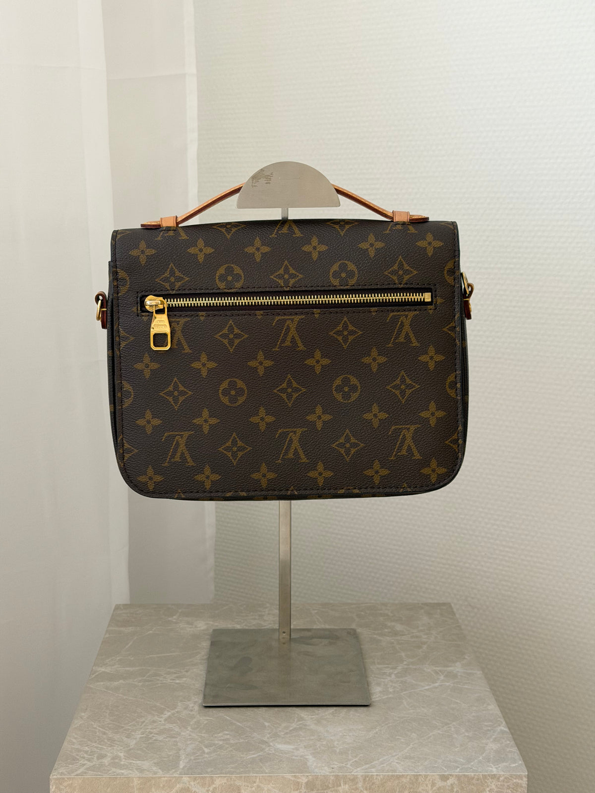 Louis Vuitton Pochette Métis – Monogram