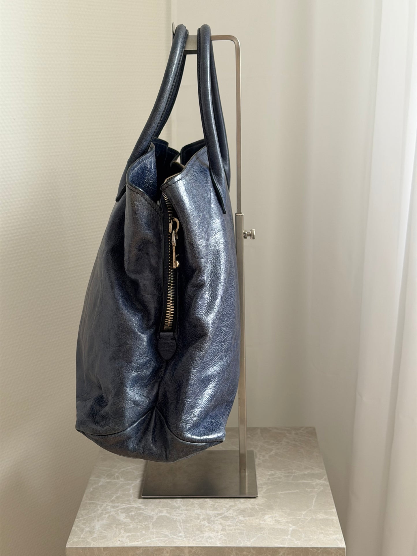 Miu Miu Vitello Leather Tote – Navy