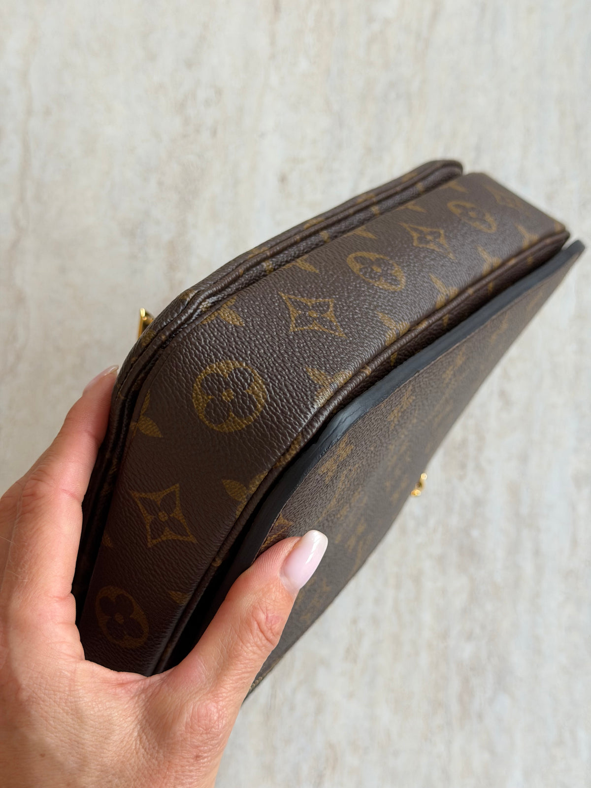 Louis Vuitton Pochette Métis – Monogram