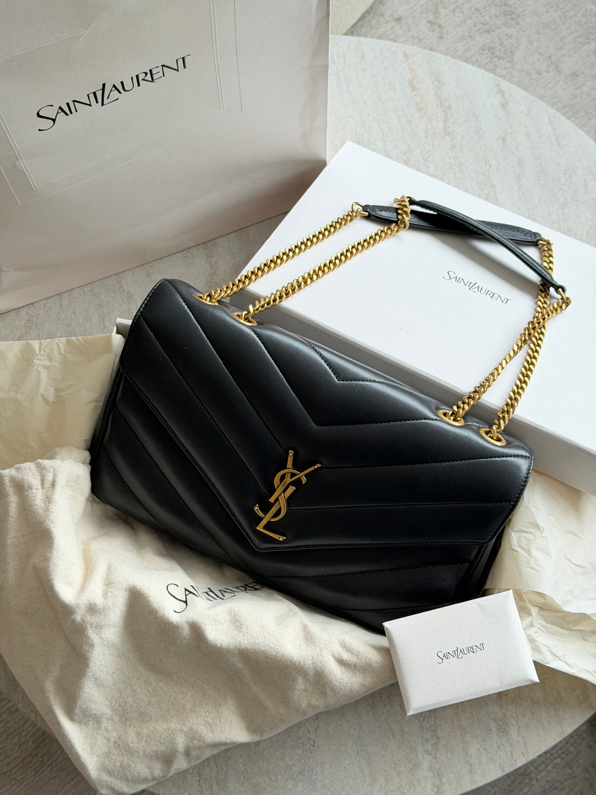 Saint Laurent Loulou Medium – Black / Gold-Tone Hardware