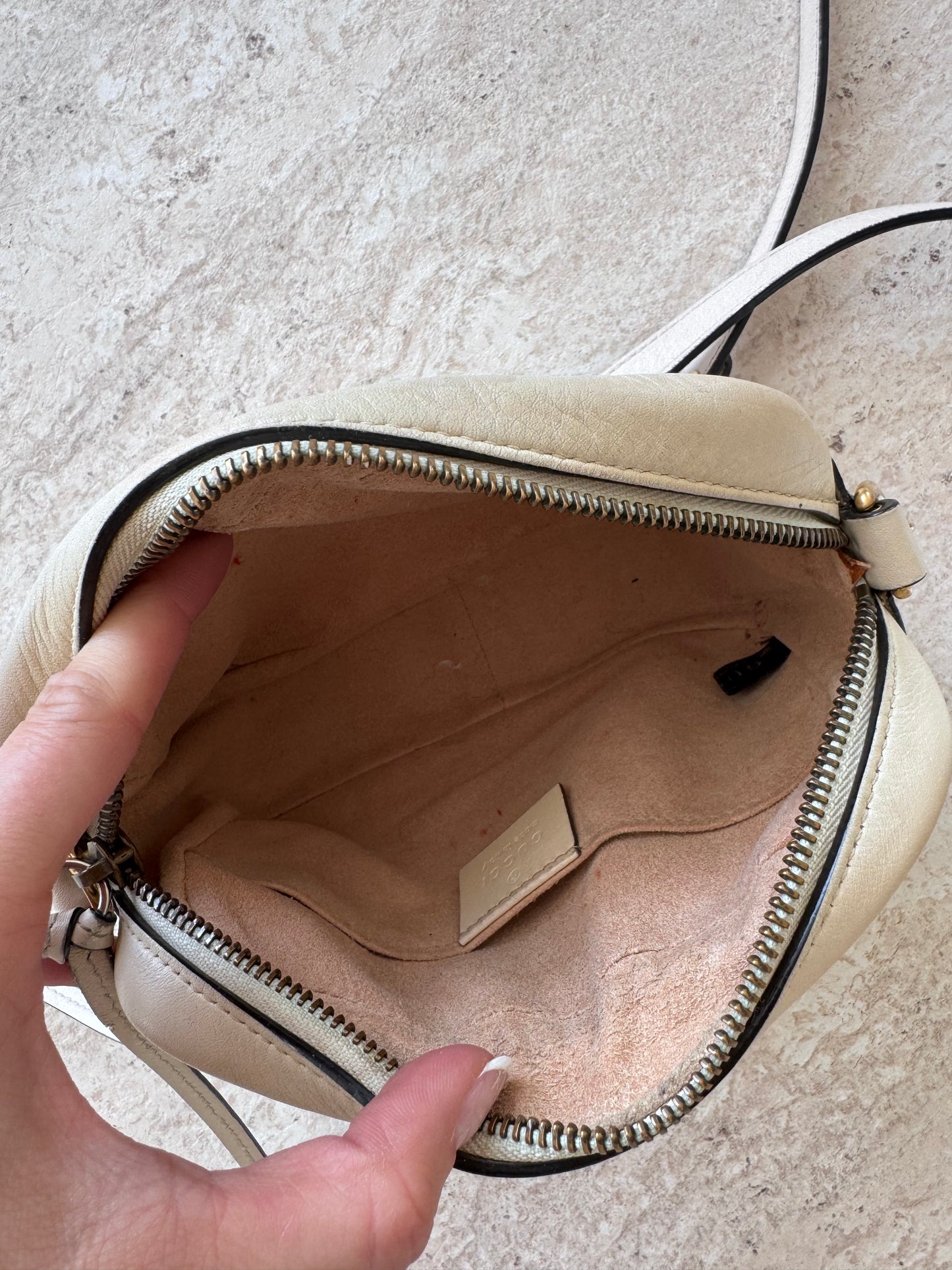 Gucci GG Marmont Mini Camera Bag – Creme white