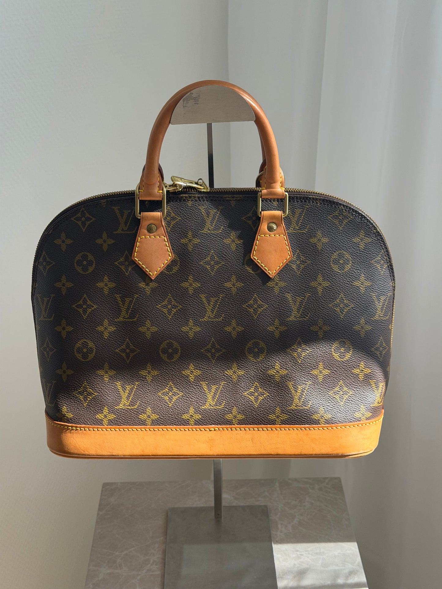 Louis Vuitton Alma PM – Monogram Canvas