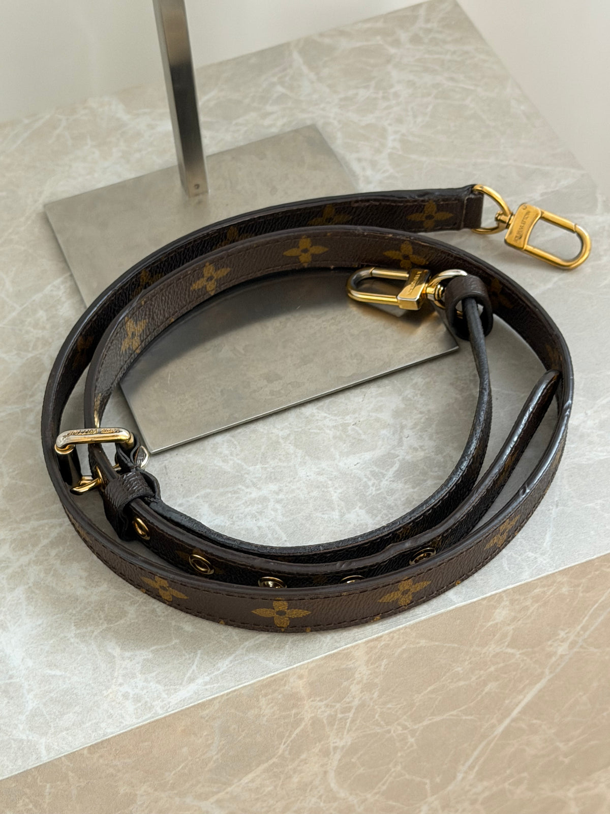 Louis Vuitton Pochette Métis - monogram canvas