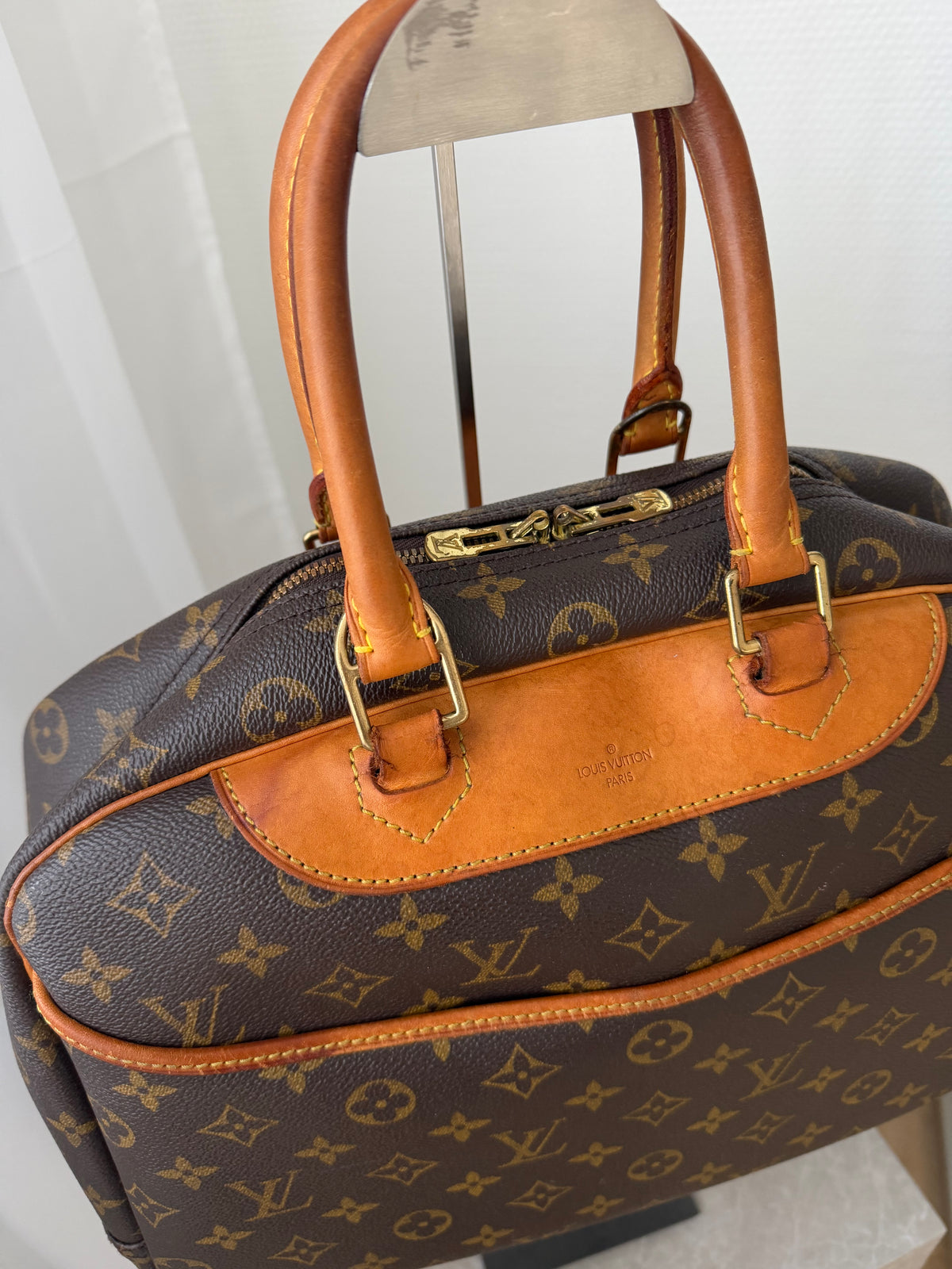 Louis Vuitton Deauville monogram handbag
