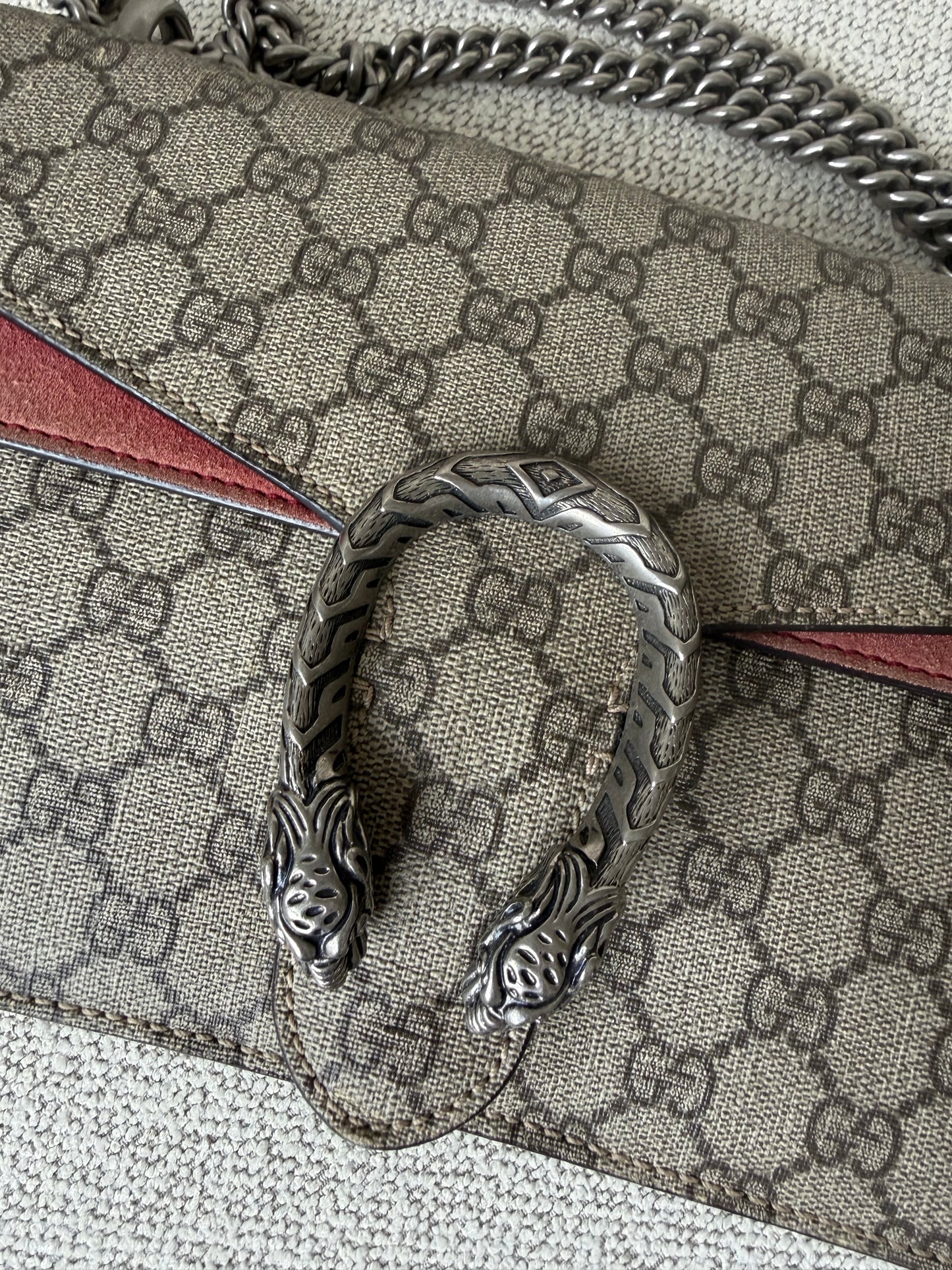 Gucci Dionysus Medium – GG Supreme Canvas