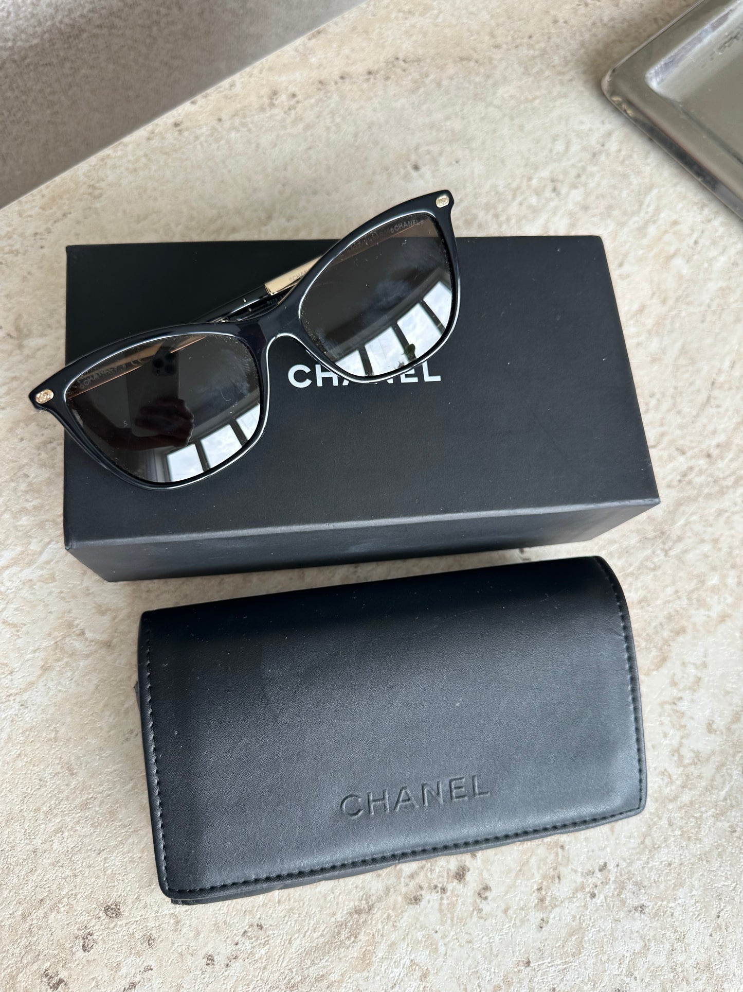 Chanel - Cat-Eye Sunglasses - Black Gold