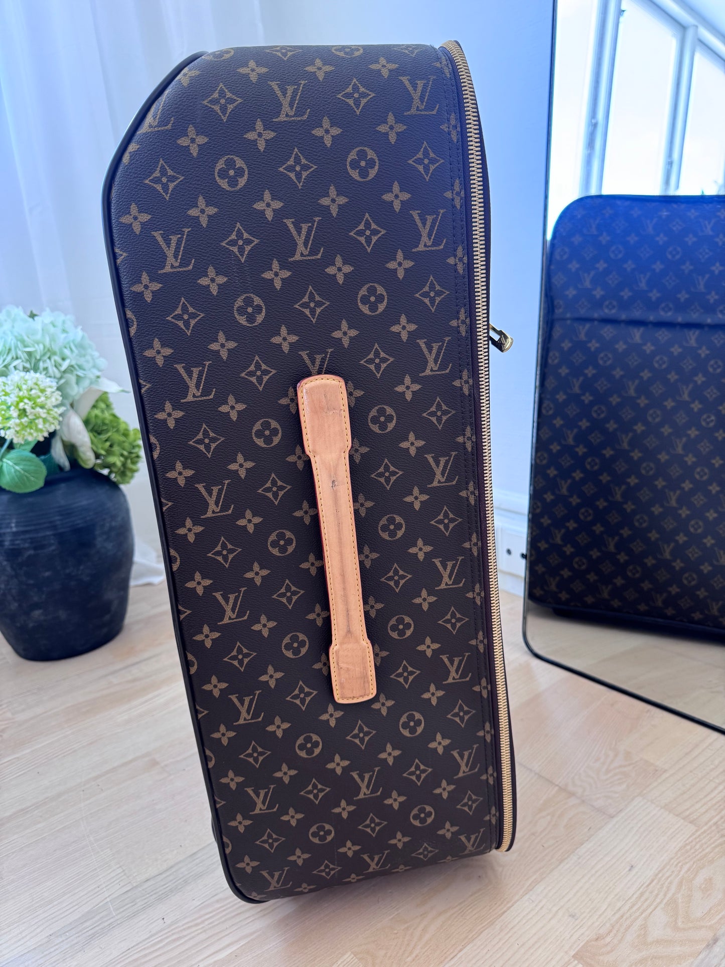 Louis Vuitton Pegase 70 Monogram