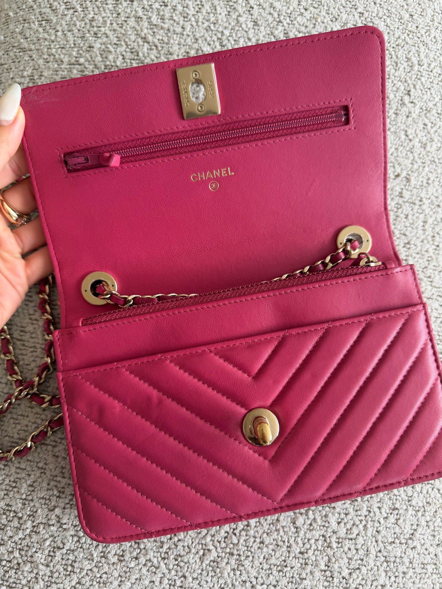 Chanel Trendy Chevron Wallet on Chain – Pink Lambskin