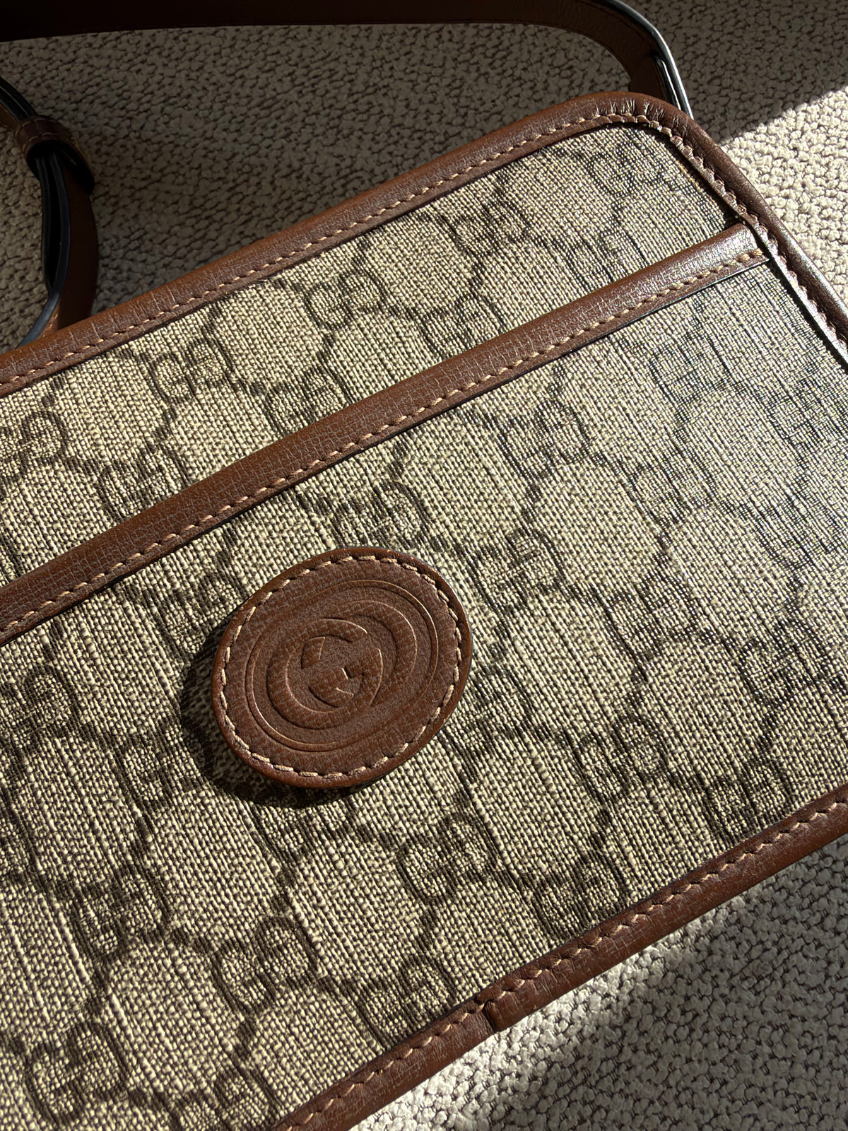 Gucci GG Canvas Leather Camera Bag – Beige / Brown