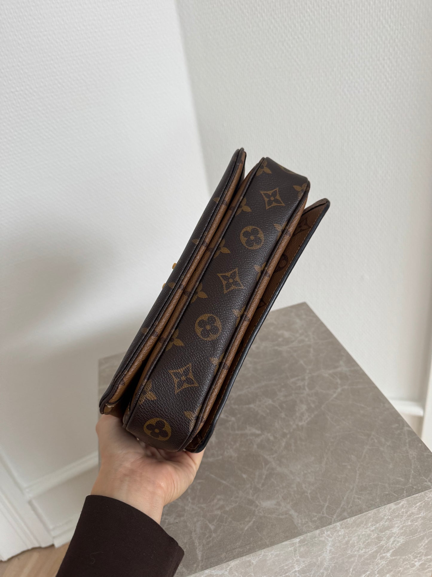 Louis Vuitton Pochette Métis Reverse Monogram