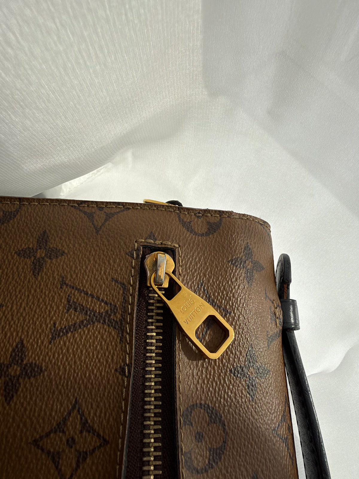 Louis Vuitton Pochette Métis Reverse – Monogram