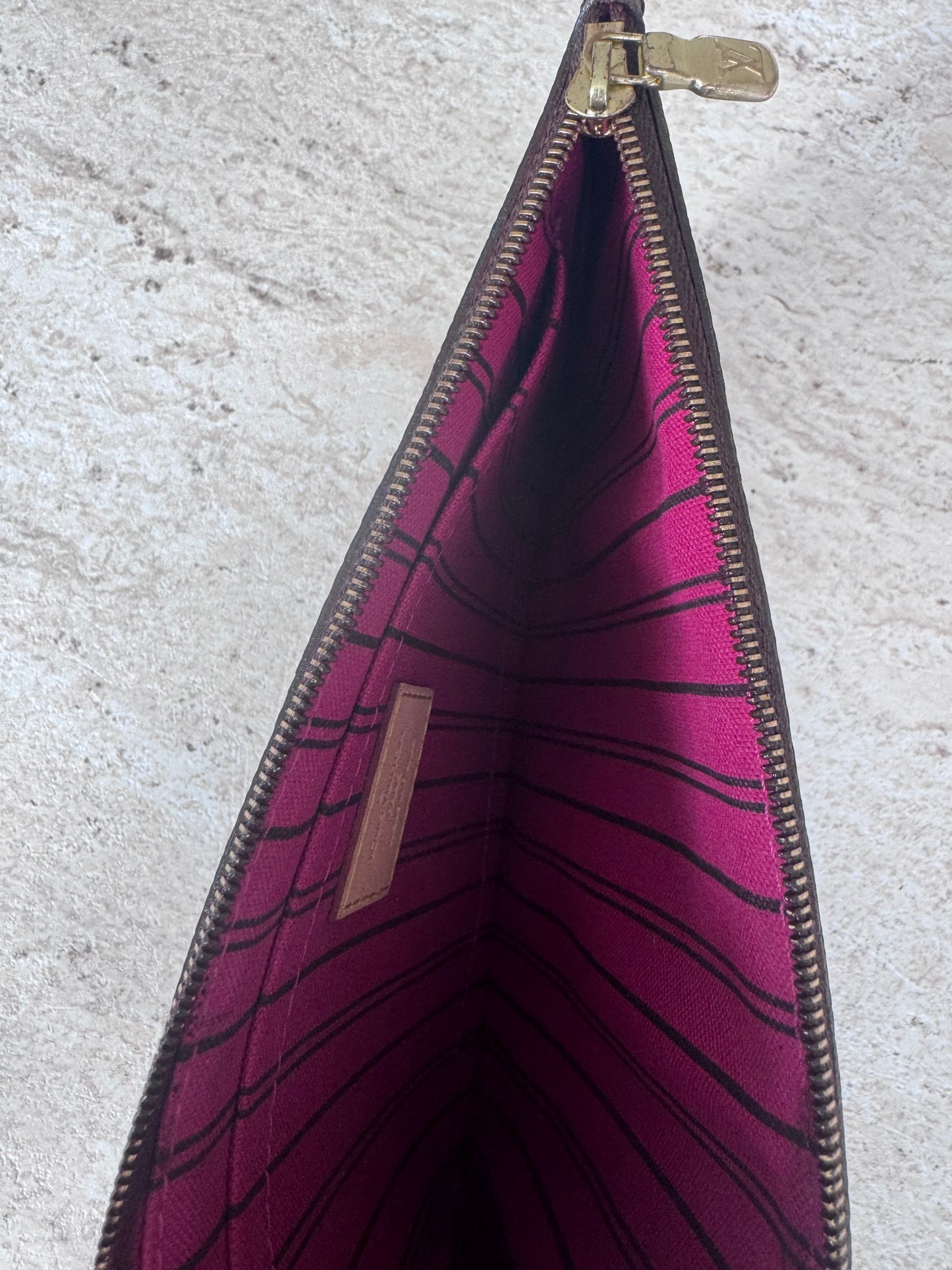 Louis Vuitton Clutch Neverfull Monogram