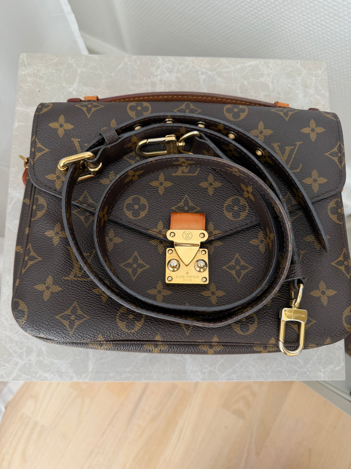 Louis Vuitton Pochette Métis – Monogram