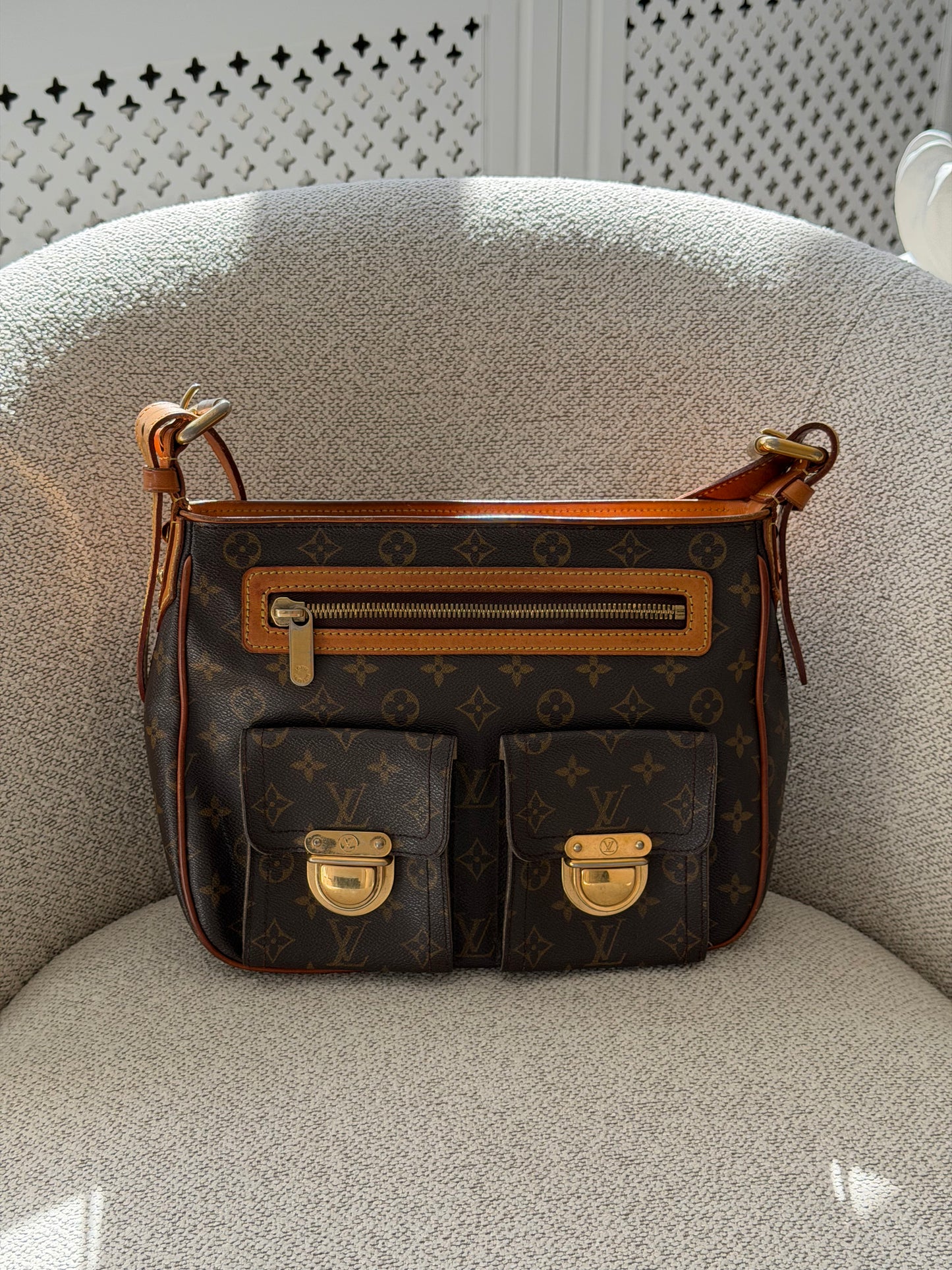 Louis Vuitton Hudson GM Monogram Shoulder / Crossbody Bag