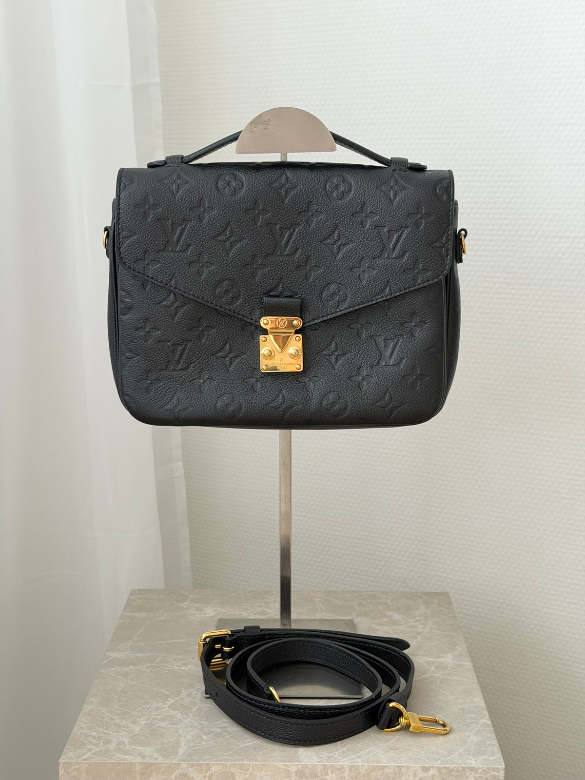 Louis Vuitton Pochette Métis – Monogram Empreinte