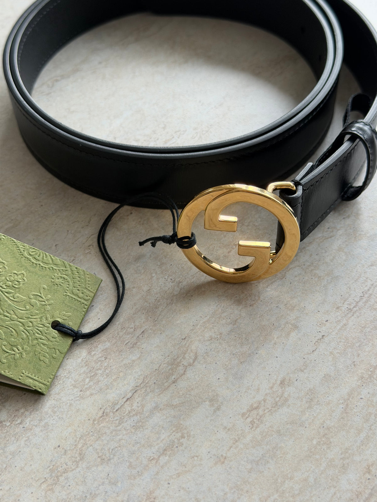 Gucci Interlocking G Leather Belt – Black/Gold