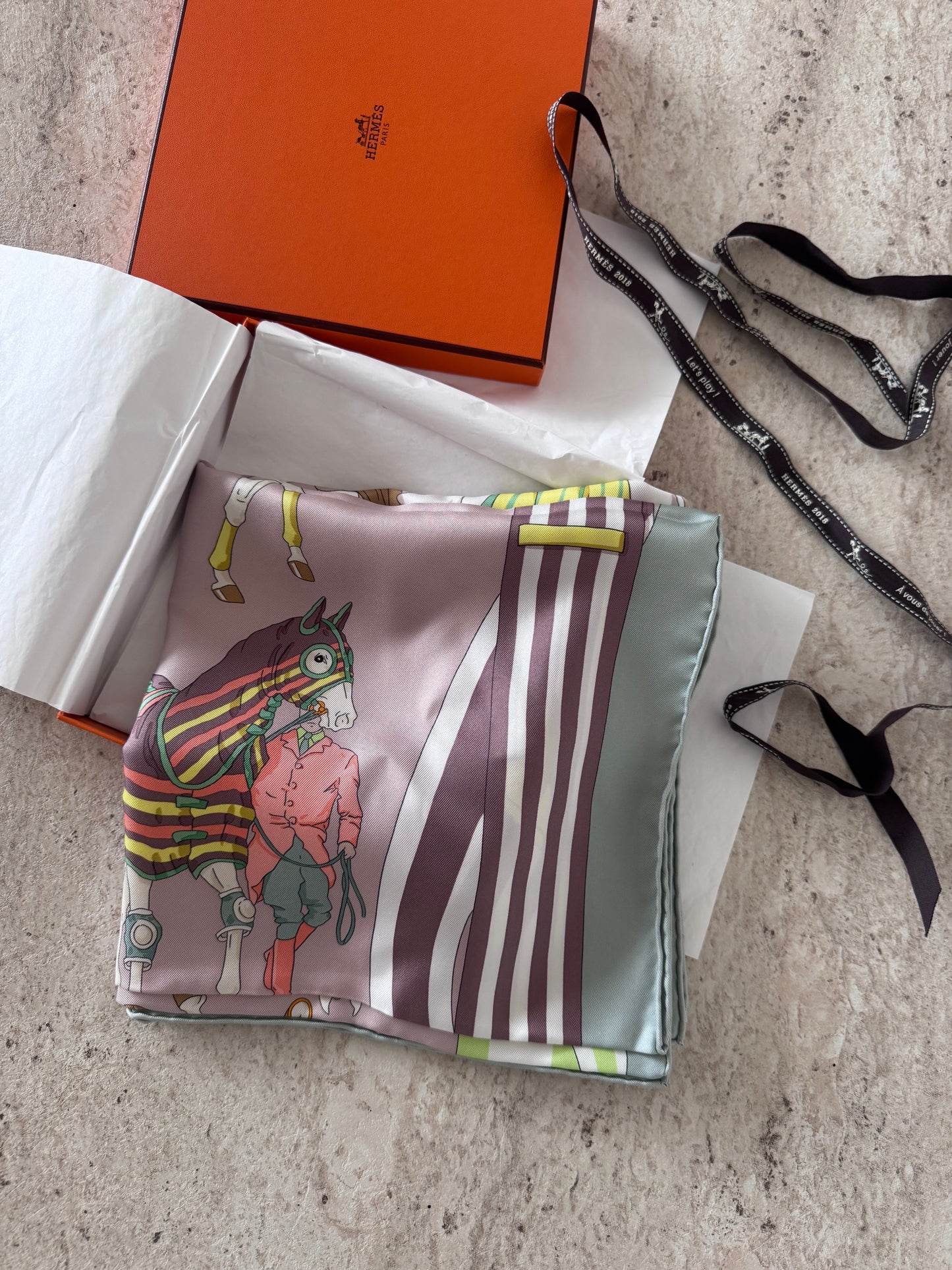 Hermès Silk Scarf 90x90 – Carré i silke