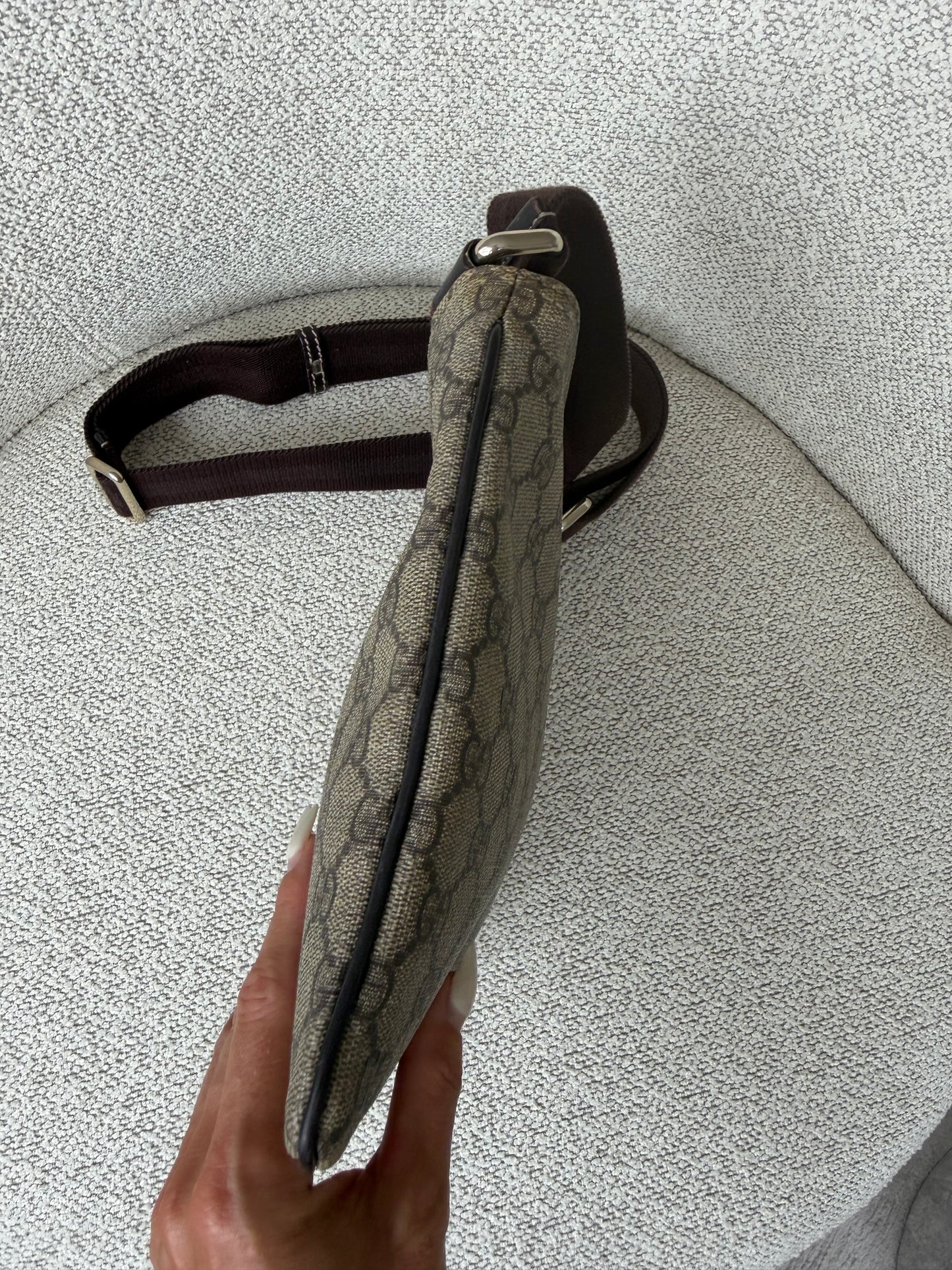 Gucci GG Supreme Small Flat Messenger – GG Supreme Canvas