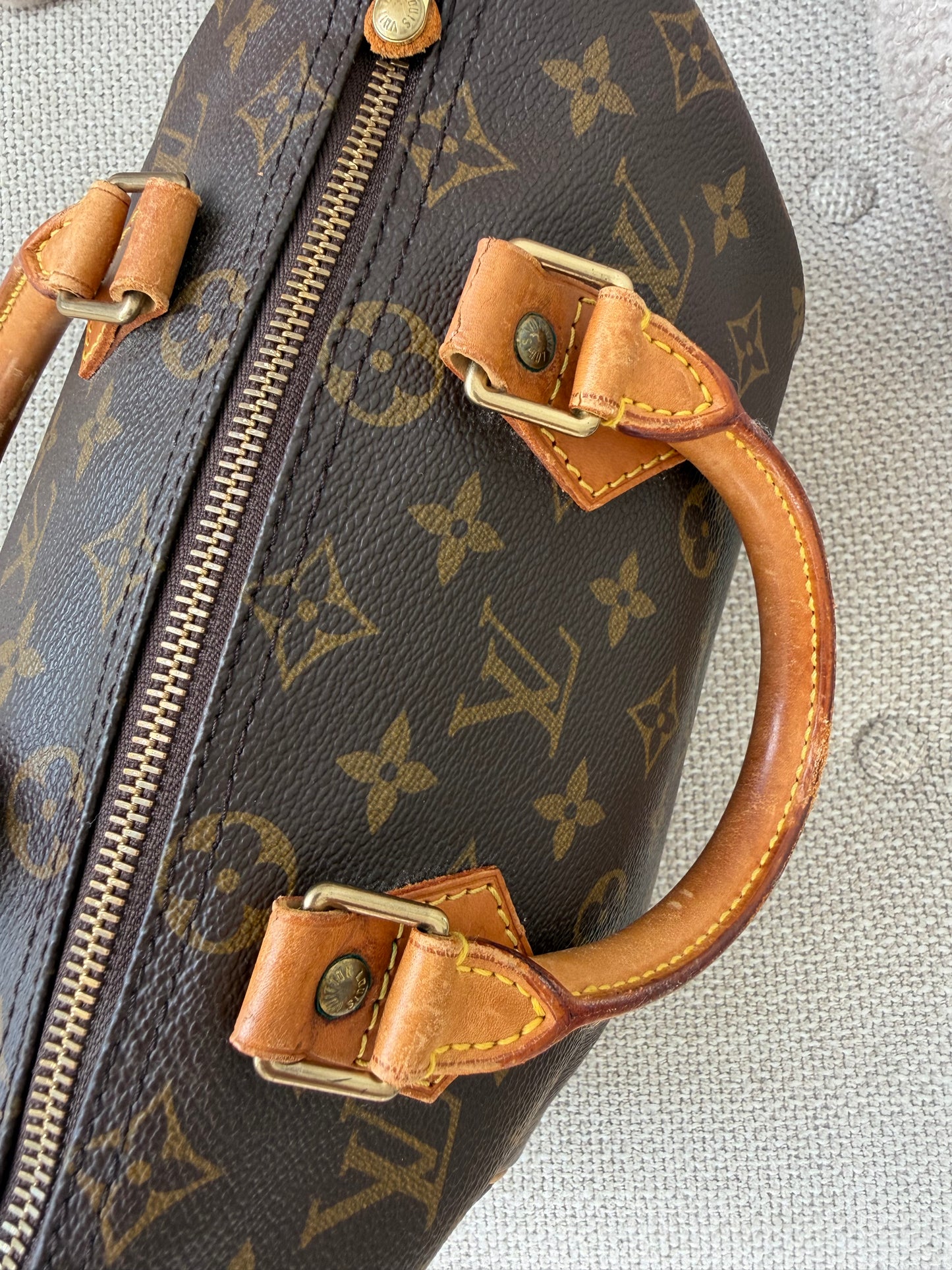 Louis Vuitton Speedy 25 – Monogram Canvas