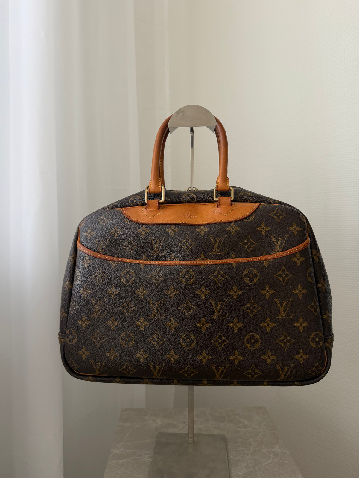 Louis Vuitton Deauville monogram handbag