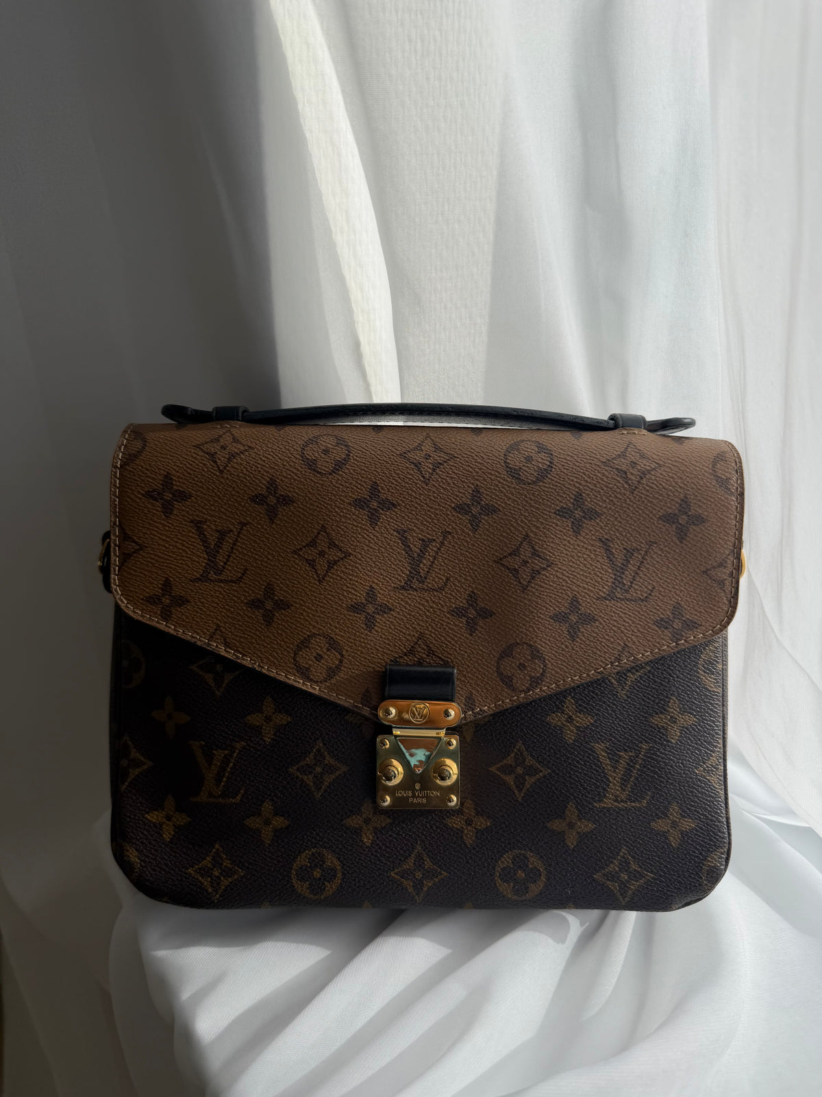 Louis Vuitton Pochette Métis Reverse – Monogram