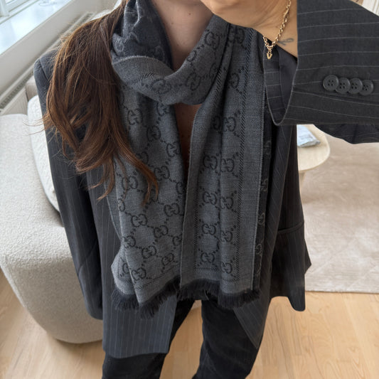 Gucci scarf grey GG jacquard