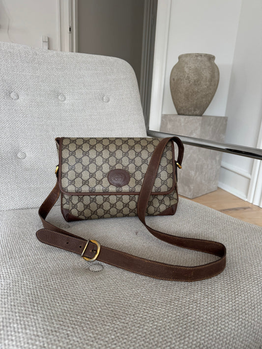 Gucci Supreme Messenger Bag – GG Supreme Canvas