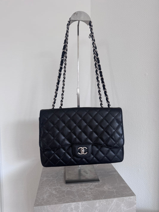 Chanel Jumbo SHW single flap bag