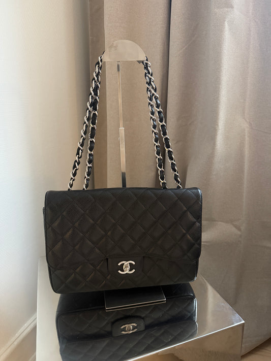 Chanel Jumbo single flap bag