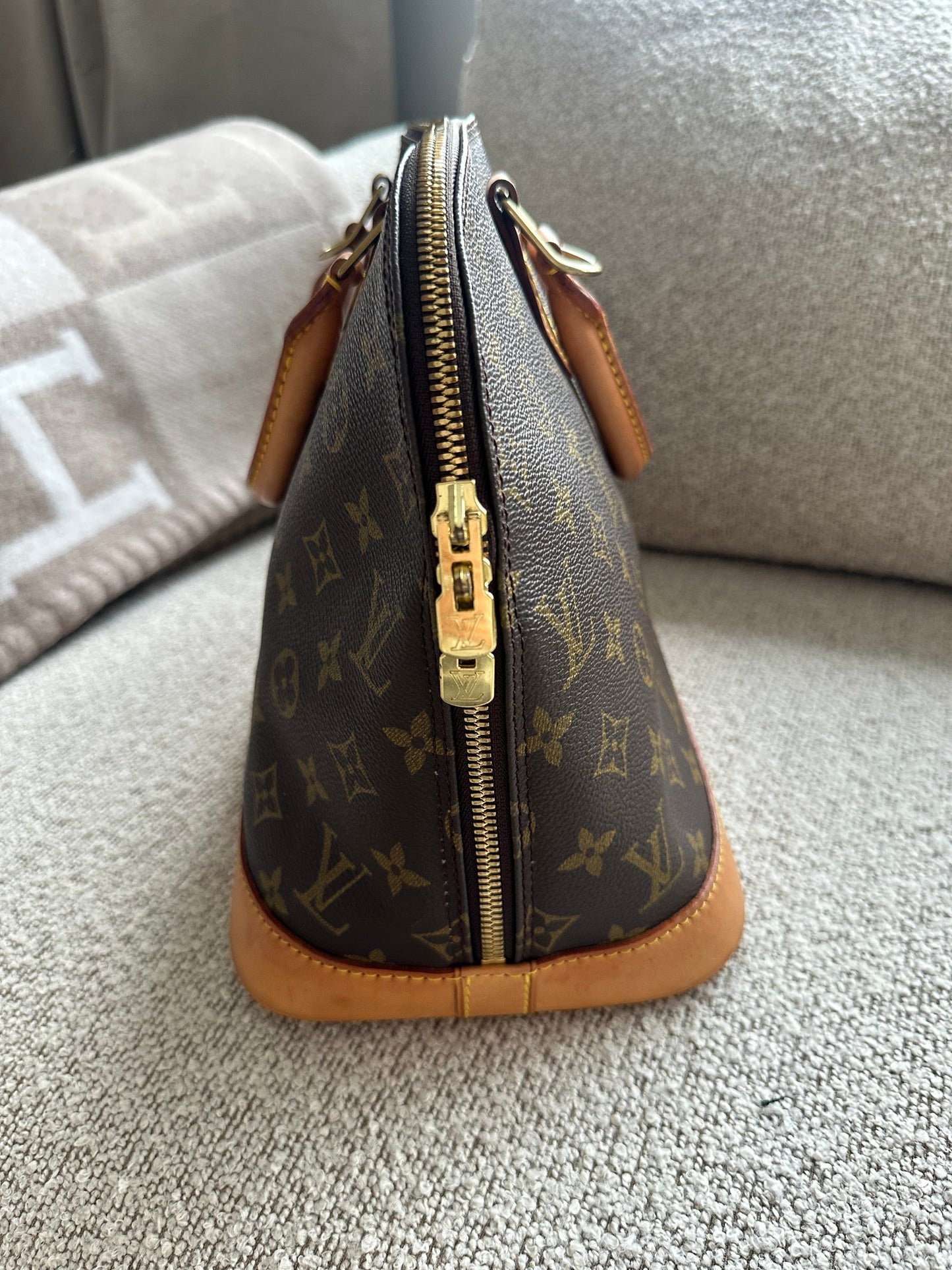 Louis Vuitton Alma PM – Monogram Canvas