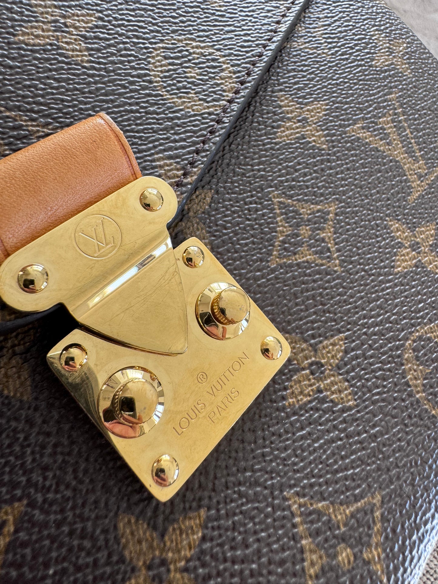 Louis Vuitton Métis – Monogram Canvas