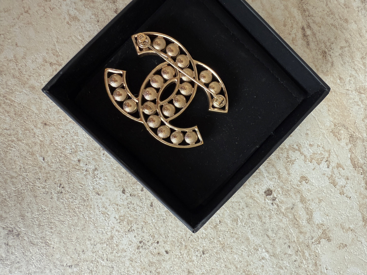 Chanel broche