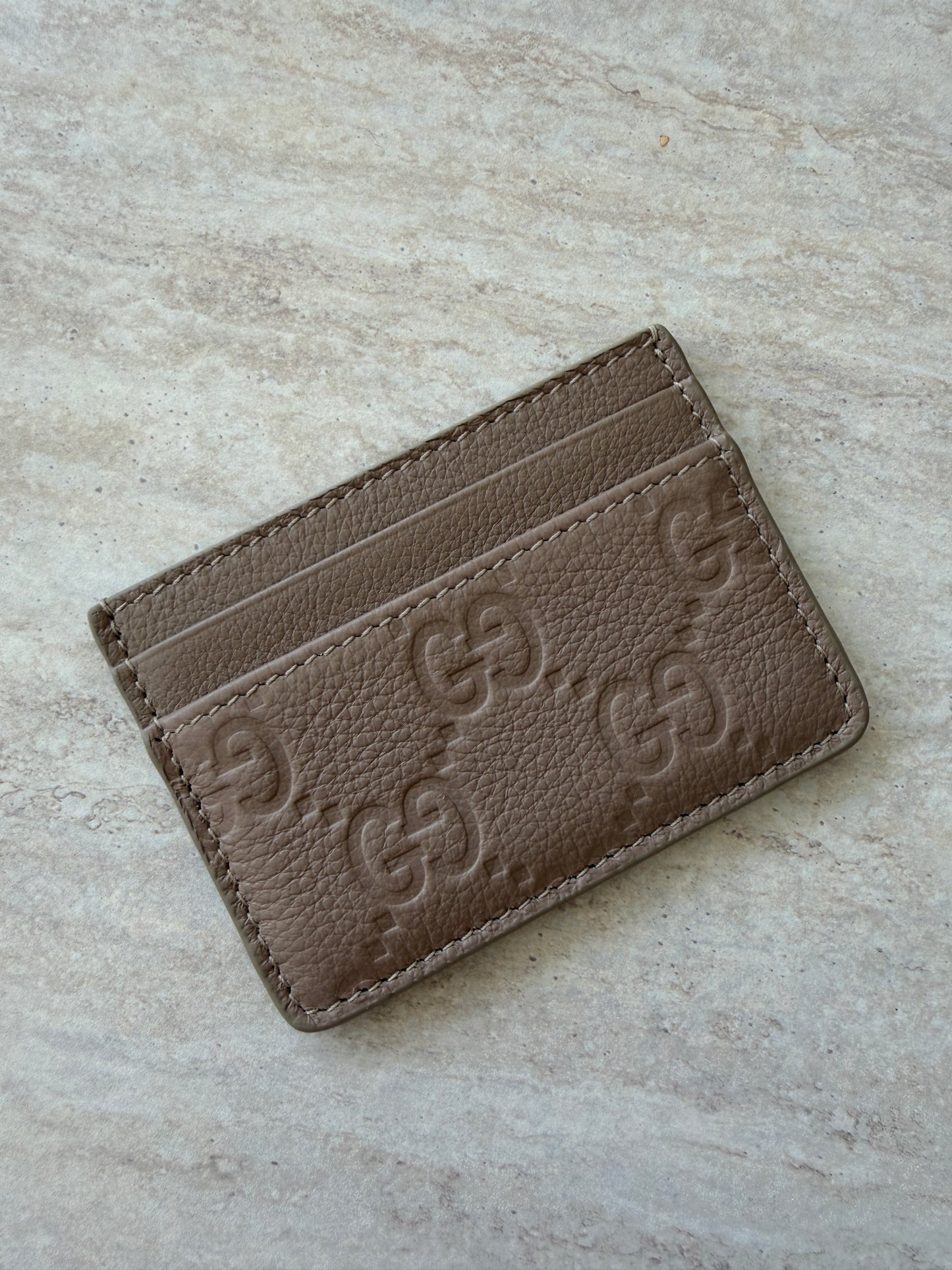 Gucci GG Card Holder – Taupe Leather