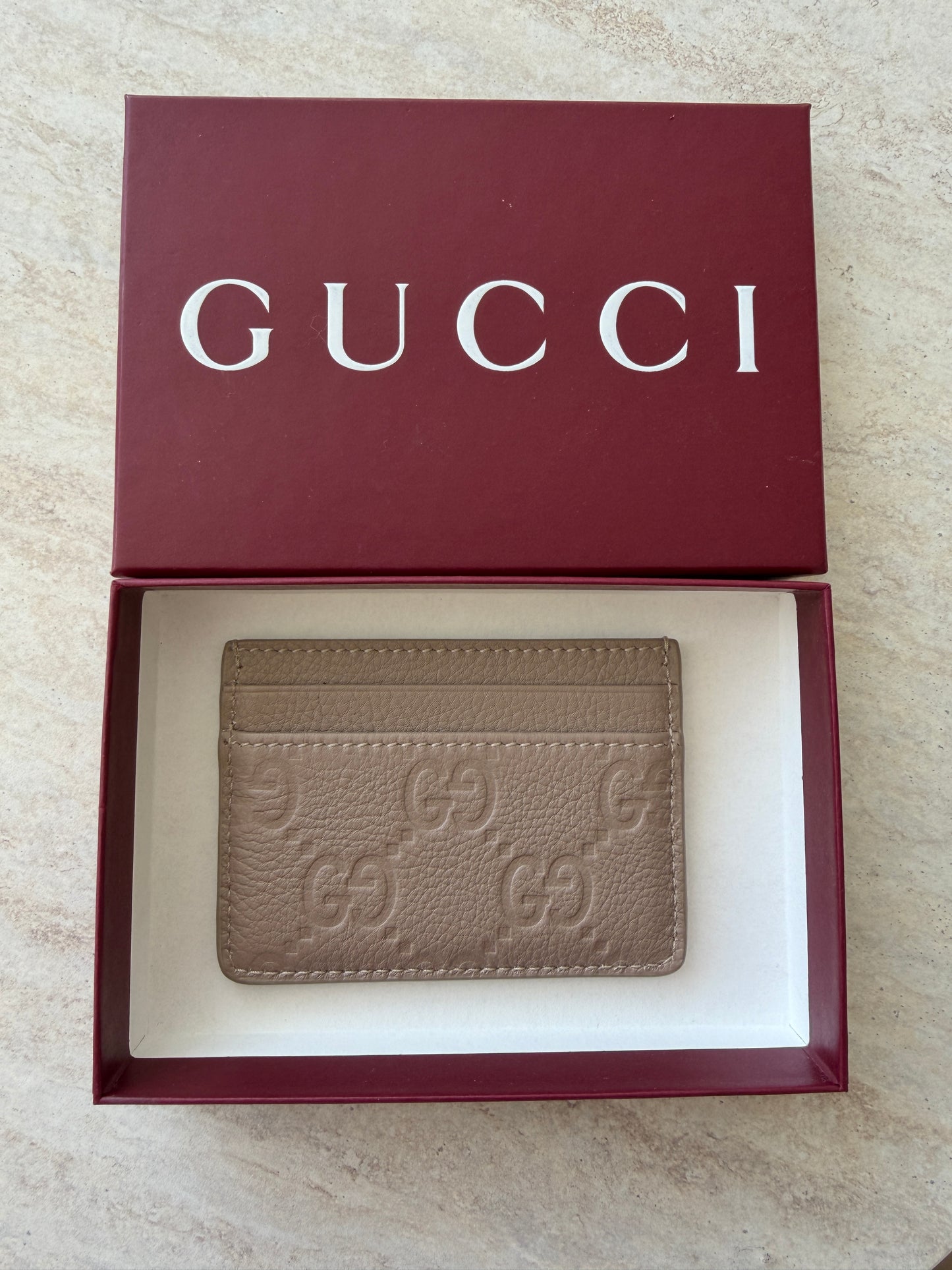 Gucci GG Card Holder – Taupe Leather